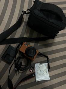 Camera Canon M200