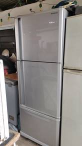 Peti Ais Mitsubishi 3 pintu.