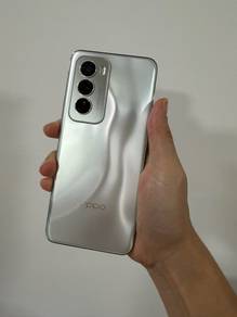 OPPO Reno12