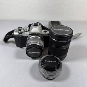 Olympus E-M10 II Mirrorless Dual Lens Kit