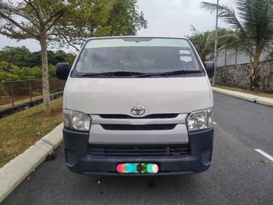 Toyota Hiace in Seri Kembangan, SGR
