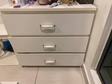 White 3-Drawer Dresser with White Handles