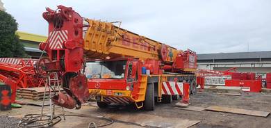 TADANO / AR2000M-1 All Terrain Crane 200 Ton