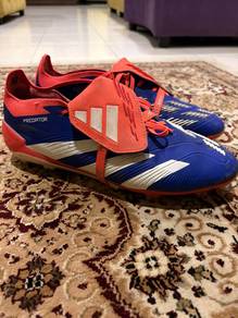ADIDaS PREDATOR 30