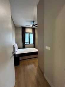Room in Mid Valley City, KUL