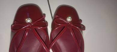  Charles Keith