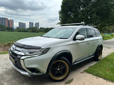 Mitsubishi Outlander 2.0 AWD in Kepong, KUL
