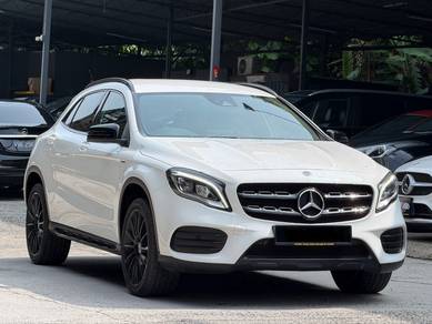 Mercedes Benz GLA200 200 NIGHT EDITION in Salak Selatan, KUL