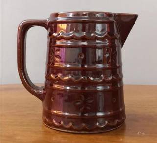 Jag marcrest stoneware pitcher jug