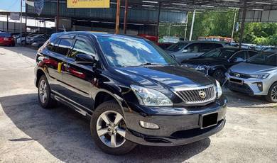 Toyota Harrier 240G in Desa Petaling, KUL