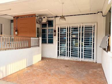 Townhouse Condo For Sale in Bandar Saujana Utama