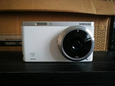 Samsung Nx mini white camera 