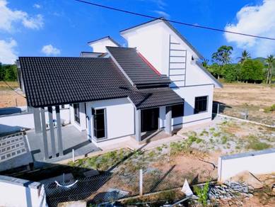 Semi-Detached House For Sale in Marang,TRG