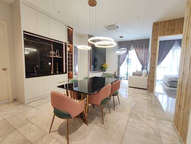 Service Residence For Sale in Parkland Avenue By The Sea