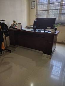 Meja pejabat + kerusi
