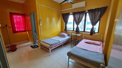 Room in Setia Alam, SGR
