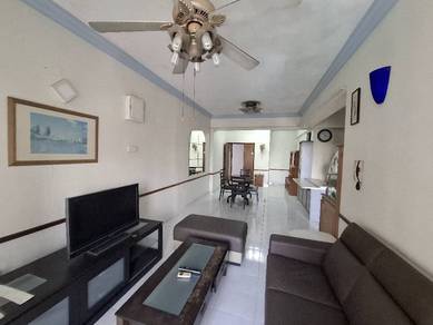Condominium For Sale in E-Park Condominium