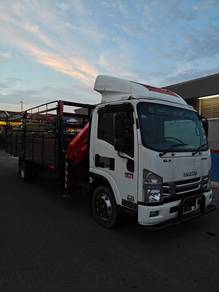 Crane Truck, LOW MILEAGE - LIKE NEW- Direct Owner