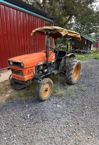 Traktor L2601