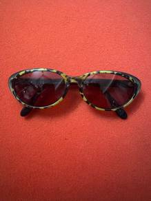 Guess Sunglasses GU876
