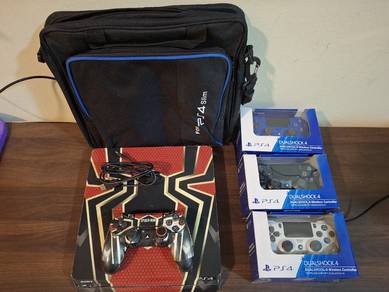 PS4 Slim 500GB + 4 Controllers + Carrying Bag