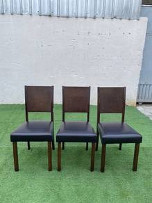 YE58A Kerusi Makan Kayu Wooden Dining Chair PU Pad