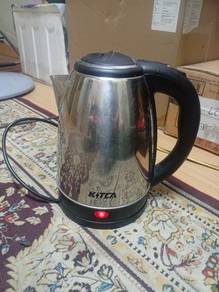 Menjual Barangan Keperluan 
