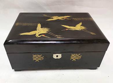 Vintage Black Lacquer Two-Tier Japanese Music Jewe