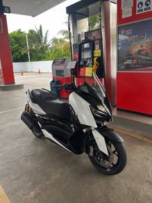 Yamaha XMAX