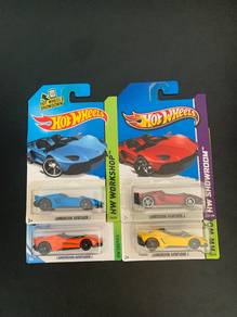 Hot Wheels Lamborghini Aventador  J Set