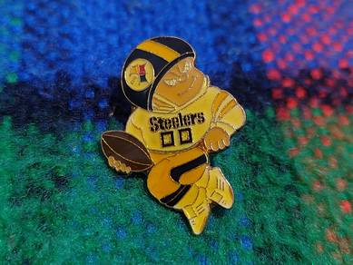Vintage NFLP Pittsburgh Steelers Cap Pin ©1989