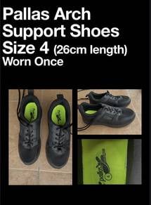 Pallas Arch Support Shoes size 4