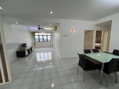 Condominium For Sale in Vistaria Condominium