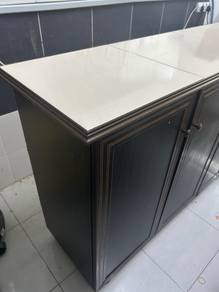 meja dapur