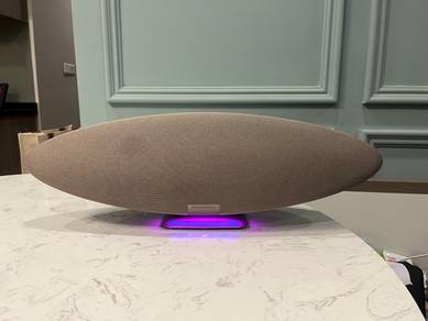 Bowers & Wilkins Zeppelin Pro Edition – Solar