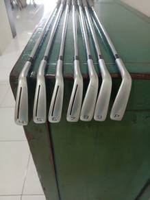 P790 Taylormade Golf Irons with Bag