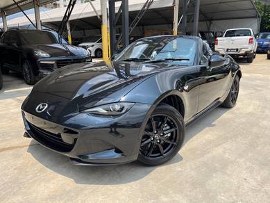 2023 Mazda Roadster S LEATHER PACKAGE
