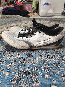 mizuno spike