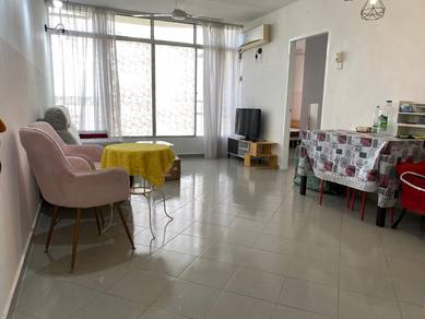 Apartment For Rent in Taman Kristal