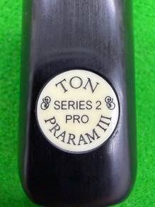 Ton Praram III Snooker Cues