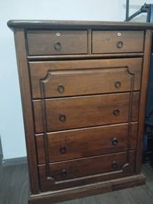 Large chest of drawers 