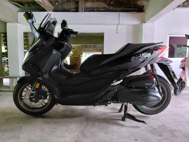 Honda Forza 250