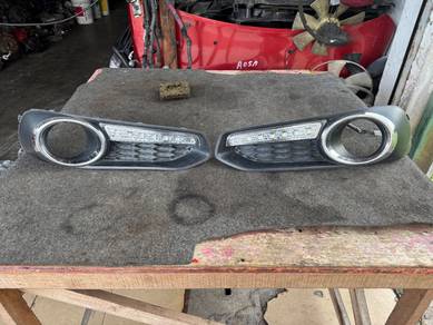 No 22-12-7 Subaru Legacy BM BR Foglamp Cover Jpn