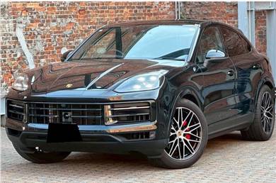 Porsche Cayenne BASE in Old Klang Road, KUL