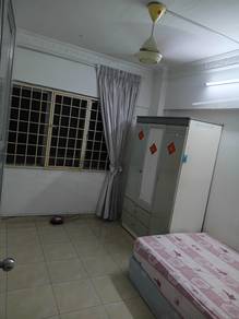 Condominium For Rent in Pelangi Indah