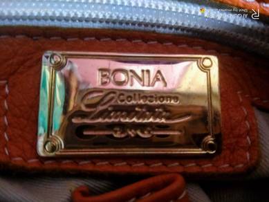 Bonia beg