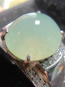 Giok Jadeite Jed "Hijau Muda" Gred Ais Burma Asli