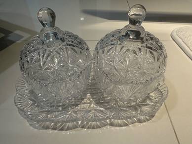 Glass crystal container with done lid