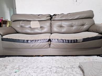 Sofa Kulit Terpakai 3+2 untuk Dijual