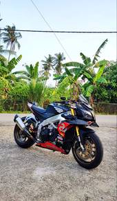 Aprilia Tuono V4